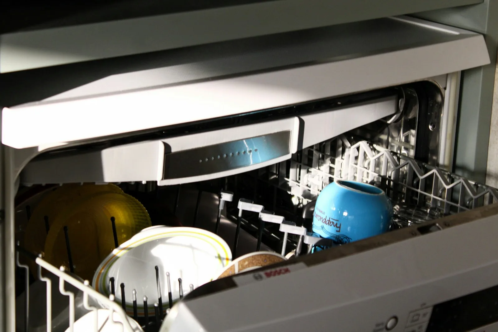 Energy-efficient dishwasher in contemporary kitchen design