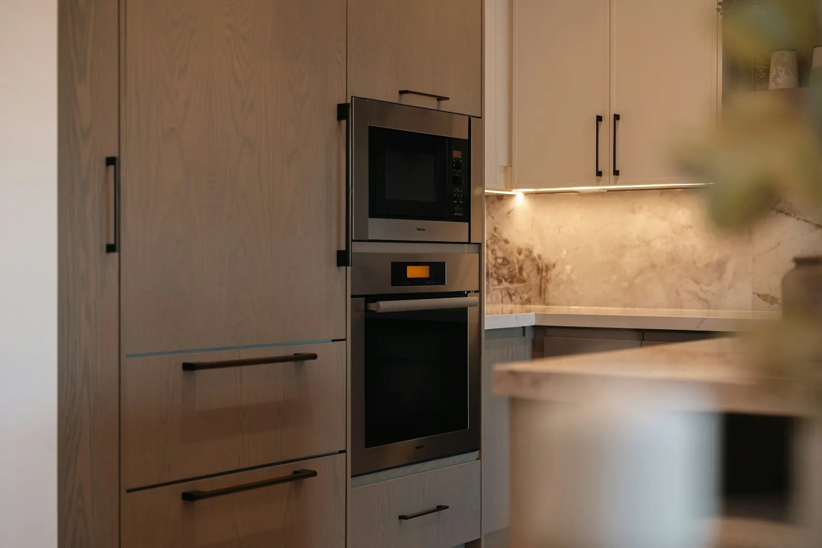 Double wall oven with self-cleaning function