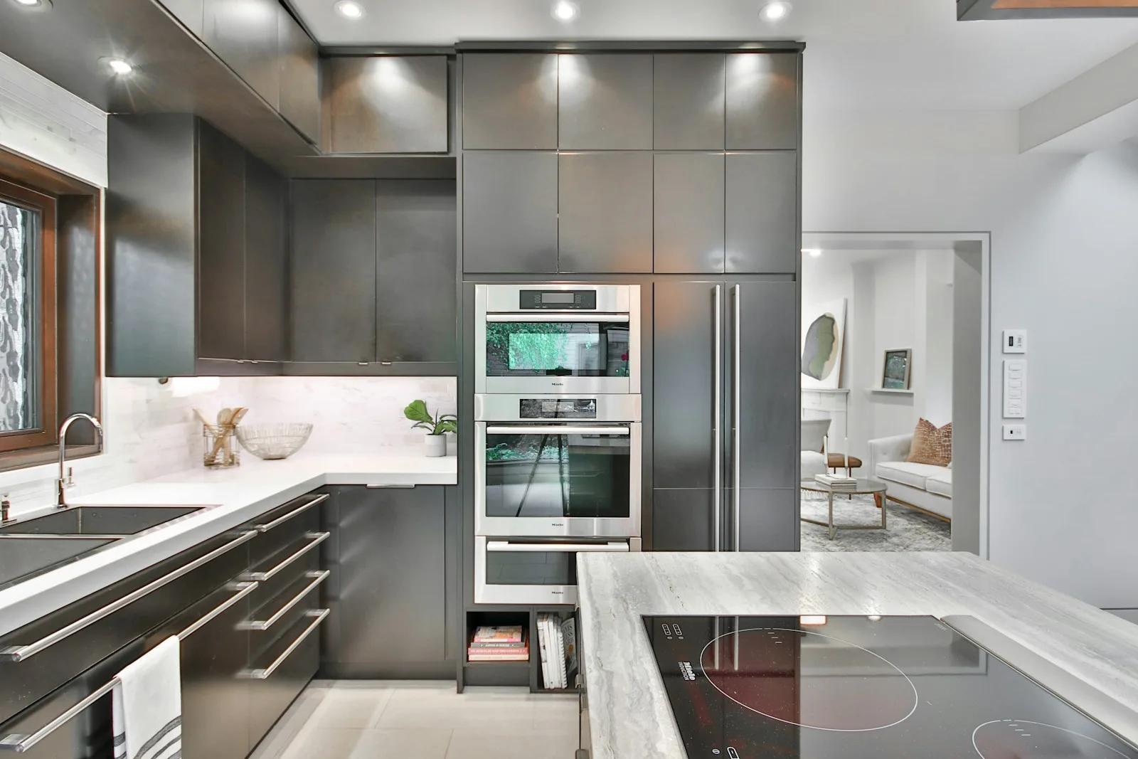 Bosch gas range with continuous grates in modern kitchen
